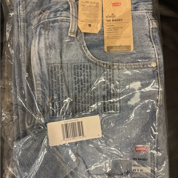 Bundle 11 pairs of NWT size 29 women’s Levi’s jeans
